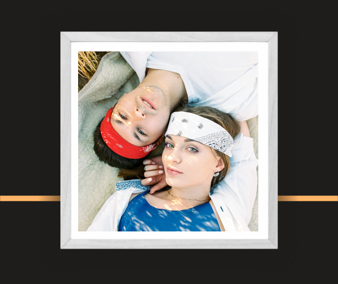 Ramka obok ramki - szablon z białą obwódką